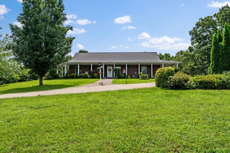 Country Home for Sale in Lewis County, Tennessee - image 1