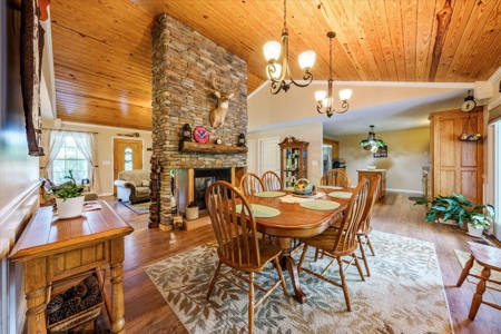 Country Home for Sale in Lewis County, Tennessee - image 8