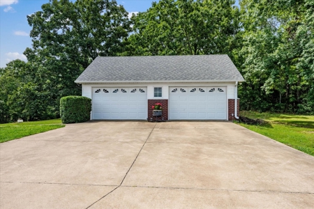 Country Home for Sale in Lewis County, Tennessee - image 30