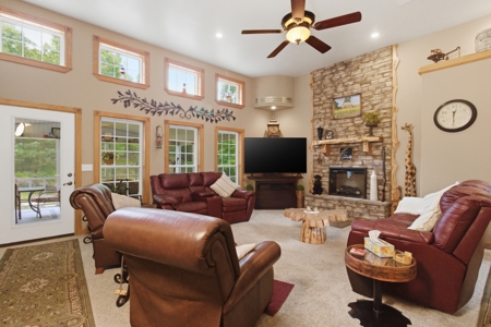 Country Home and Estate in West Plains, Howell County, Missouri - image 6