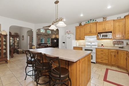 Country Home and Estate in West Plains, Howell County, Missouri - image 11