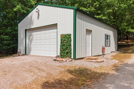 Country Home and Estate in West Plains, Howell County, Missouri - image 35