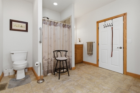 Country Home and Estate in West Plains, Howell County, Missouri - image 15