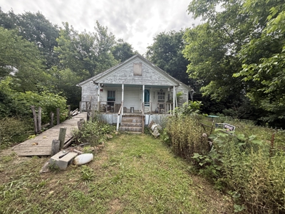 Fixer-Upper In Evening Shade, Arkansas. Great investment home - image 1