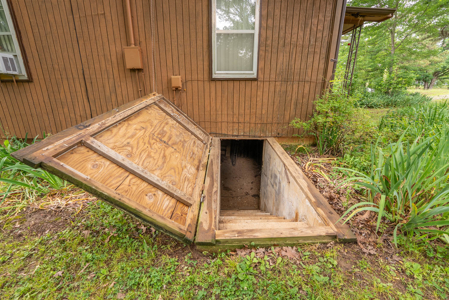 Country Home with Acreage | Alton, MO - image 18