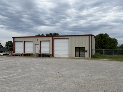 Income-Producing Warehouse Near Hwy 63 West Plains, MO - image 1