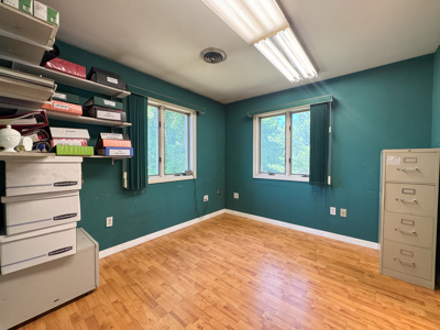Large Commercial Space - Lincoln, Maine - image 26