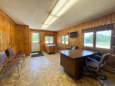Large Commercial Space - Lincoln, Maine - image 10
