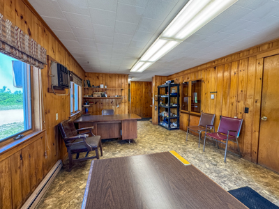 Large Commercial Space - Lincoln, Maine - image 9