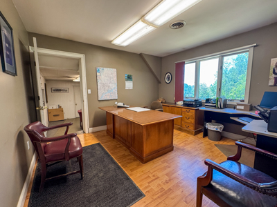 Large Commercial Space - Lincoln, Maine - image 30