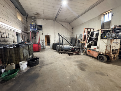 Large Commercial Space - Lincoln, Maine - image 16