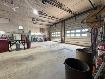 Large Commercial Space - Lincoln, Maine - image 12