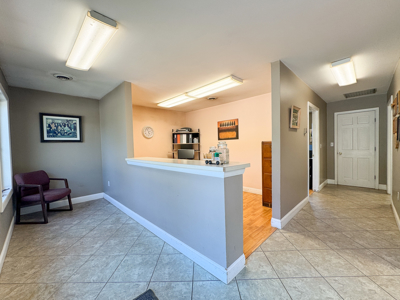 Large Commercial Space - Lincoln, Maine - image 23