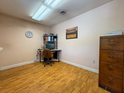 Large Commercial Space - Lincoln, Maine - image 25