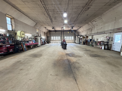 Large Commercial Space - Lincoln, Maine - image 14
