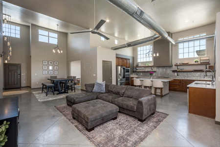 Luxury Home With Mountain Views In Las Cruces, NM - image 8