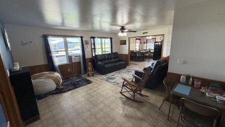 62± Acres, 22 Stalls & Stunning Country Home - image 9