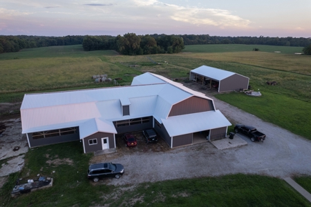 62± Acres, 22 Stalls & Stunning Country Home - image 3