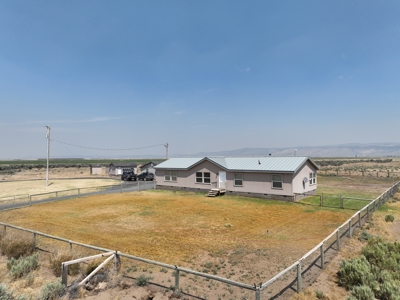 Eastern Oregon Crane Homestead - image 15