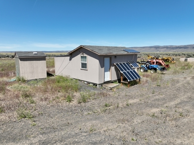 Eastern Oregon Crane Homestead - image 12