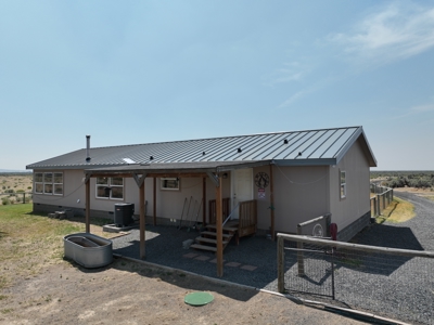 Eastern Oregon Crane Homestead - image 17