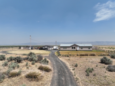 Eastern Oregon Crane Homestead - image 16