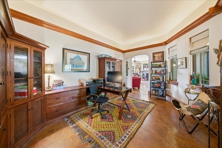 Luxury Mountain Retreat with Premier Equestrian Facilities - image 16