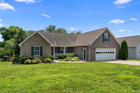 Updated Columbia Home with Pool & Main-Level Primary - image 2