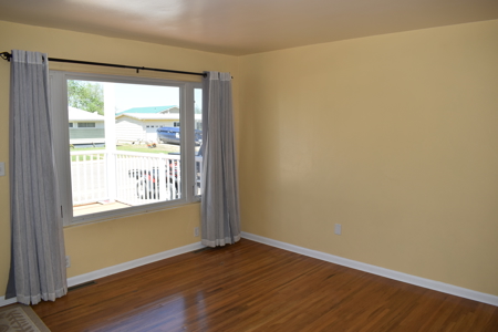 Home for sale in Shelby, MT 5 bed, 2 bath, Ready - image 2