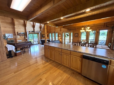 Timber Frame Home on 149+/- Ac. - Cottage - Cabin - Liberty, KY. - image 14
