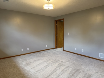 For Sale 3 Bed, 3 bath Home With Large Backyard Move-in Ready! - image 19