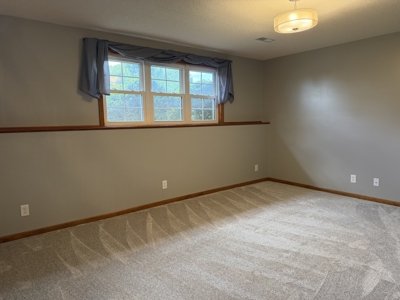 For Sale 3 Bed, 3 bath Home With Large Backyard Move-in Ready! - image 18