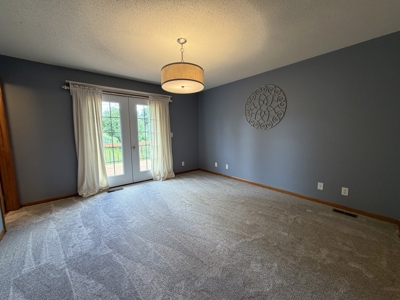 For Sale 3 Bed, 3 bath Home With Large Backyard Move-in Ready! - image 14