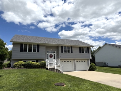 For Sale 3 Bed, 3 bath Home With Large Backyard Move-in Ready! - image 1