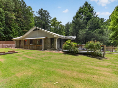 Spacious Home with Guest House on 10 Acres With a Pond - image 3