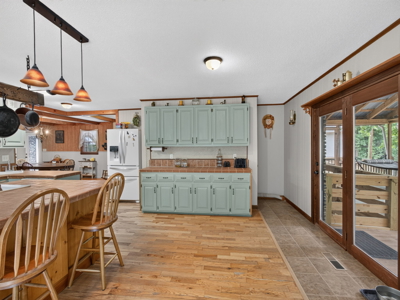 Spacious Home with Guest House on 10 Acres With a Pond - image 12