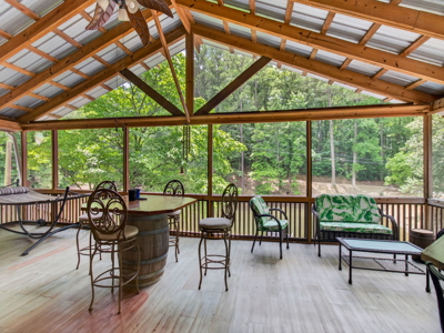 Spacious Home with Guest House on 10 Acres With a Pond - image 10