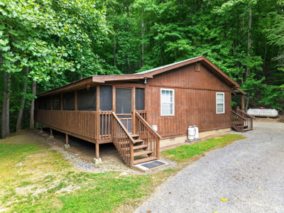 Spacious Home with Guest House on 10 Acres With a Pond - image 37