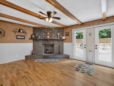 Spacious Home with Guest House on 10 Acres With a Pond - image 15