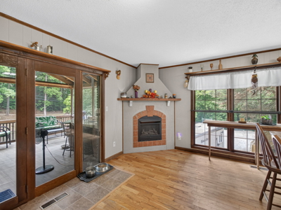 Spacious Home with Guest House on 10 Acres With a Pond - image 13