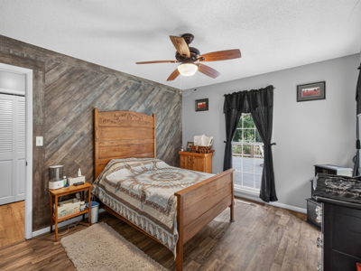 Spacious Home with Guest House on 10 Acres With a Pond - image 25