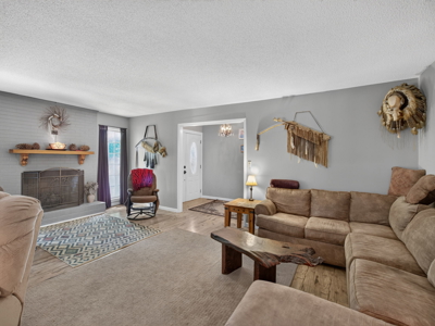 Spacious Home with Guest House on 10 Acres With a Pond - image 18