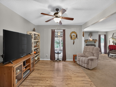 Spacious Home with Guest House on 10 Acres With a Pond - image 17