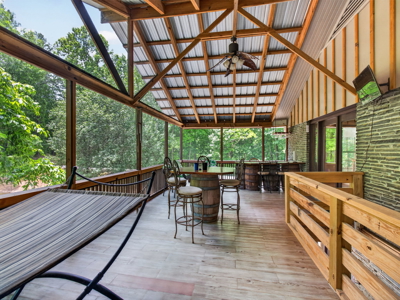 Spacious Home with Guest House on 10 Acres With a Pond - image 9
