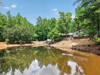 Spacious Home with Guest House on 10 Acres With a Pond - image 1