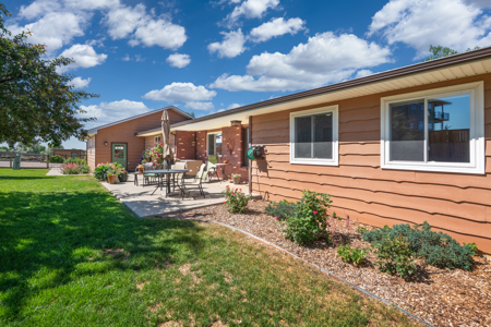Riverfront, fishing homes for sale on acreage in Ft. Collins CO - image 5