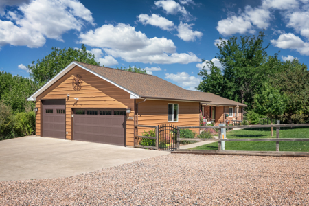 Riverfront, fishing homes for sale on acreage in Ft. Collins CO - image 1