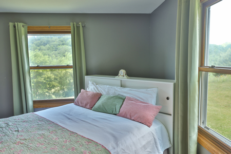 Scenic Country Home & Trophy Whitetail Retreat Near Wildcat Mount - image 17