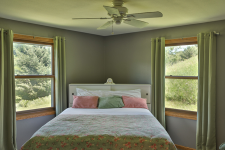 Scenic Country Home & Trophy Whitetail Retreat Near Wildcat Mount - image 18