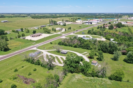 Prime Commercial & Investment Opportunity Along I-35 - image 34
